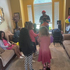 Photo 3 from Jun 12, 2022 event with Dealightful Family Entertainment
