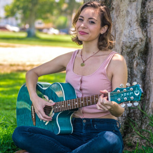 Sarah Lightman - Singing Guitarist / Street Performer in Atlanta, Georgia